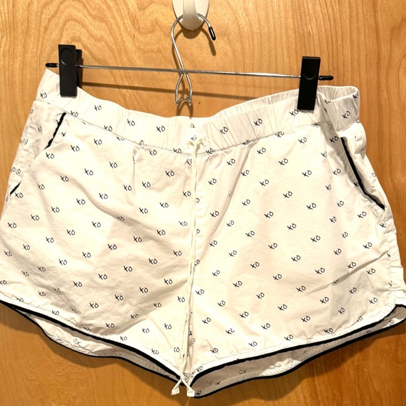 💕Banana Republic Sunday Sunday, XO PJ shorts-💕 - Picture 2 of 6